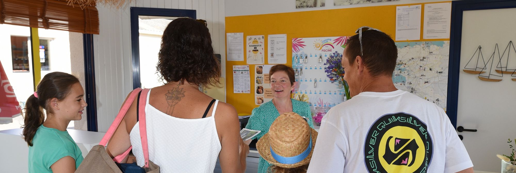 services du camping la piscine en finistere sud